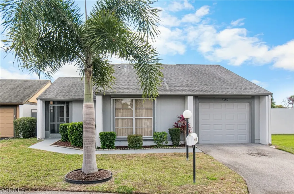 9777 Oakcrest Court Lehigh Acres FL 33936