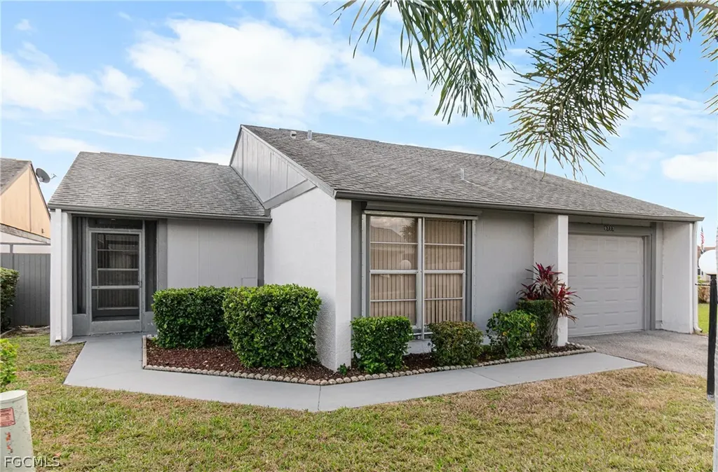 9777 Oakcrest Court Lehigh Acres FL 33936