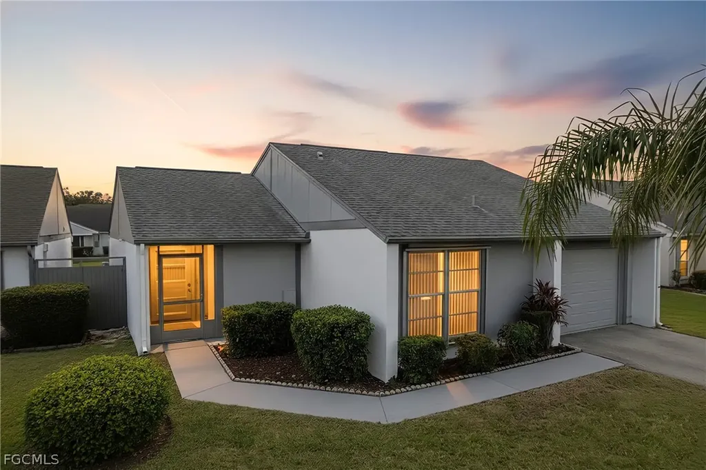 9777 Oakcrest Court Lehigh Acres FL 33936