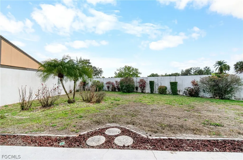 9777 Oakcrest Court Lehigh Acres FL 33936