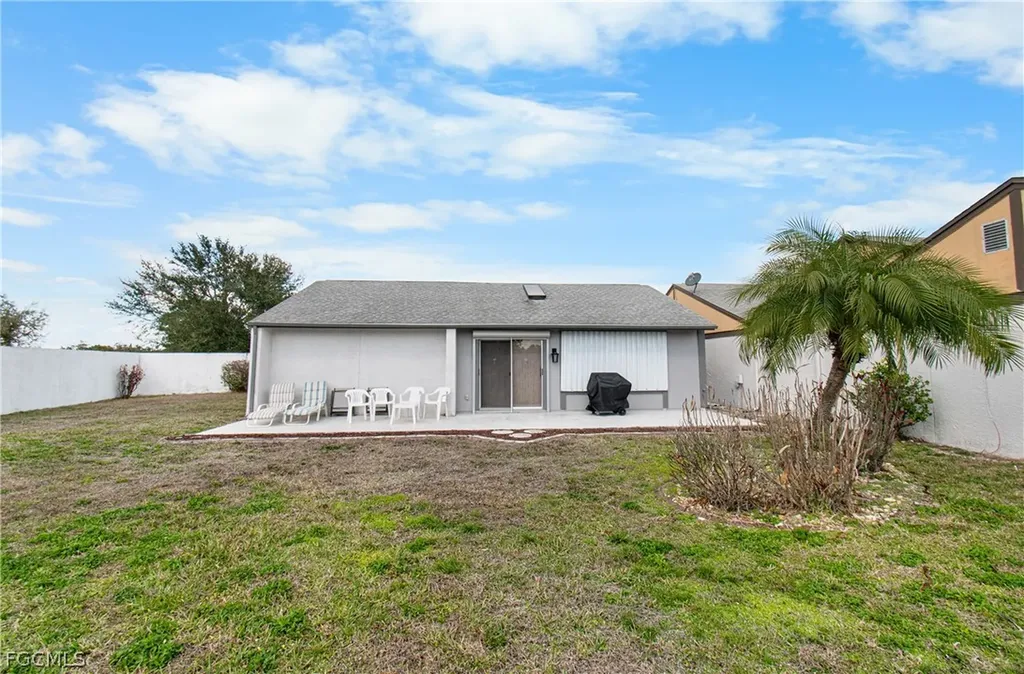 9777 Oakcrest Court Lehigh Acres FL 33936