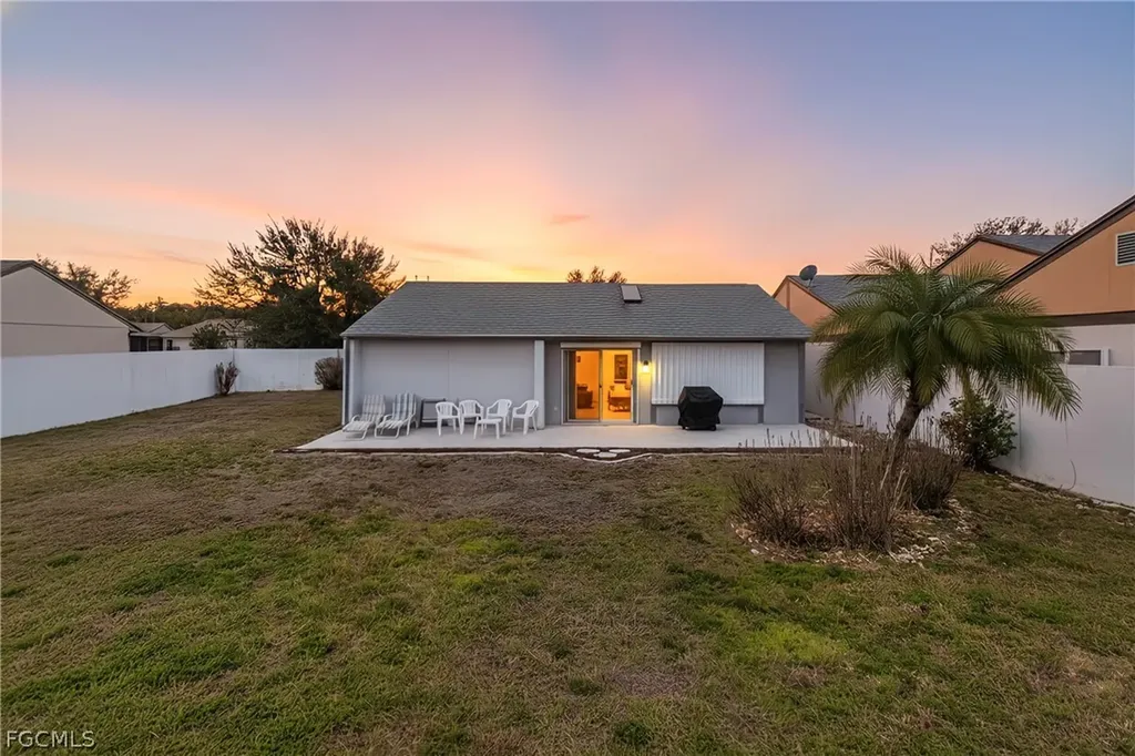 9777 Oakcrest Court Lehigh Acres FL 33936