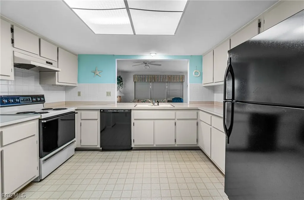 9777 Oakcrest Court Lehigh Acres FL 33936