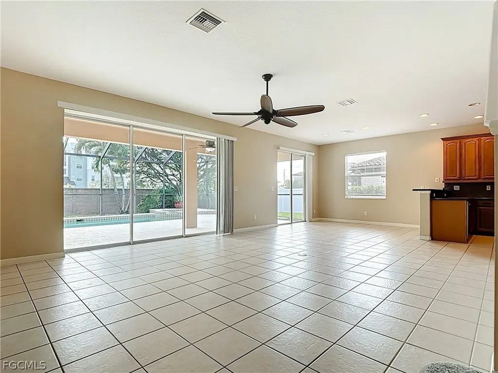 2798 Via Piazza Loop Fort Myers FL 33905