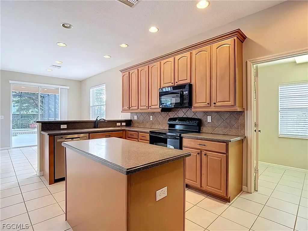 2798 Via Piazza Loop Fort Myers FL 33905