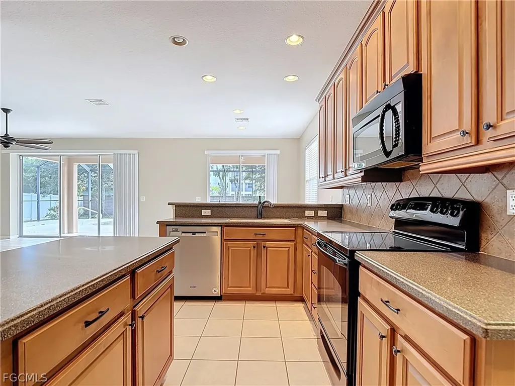 2798 Via Piazza Loop Fort Myers FL 33905