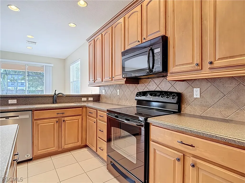 2798 Via Piazza Loop Fort Myers FL 33905