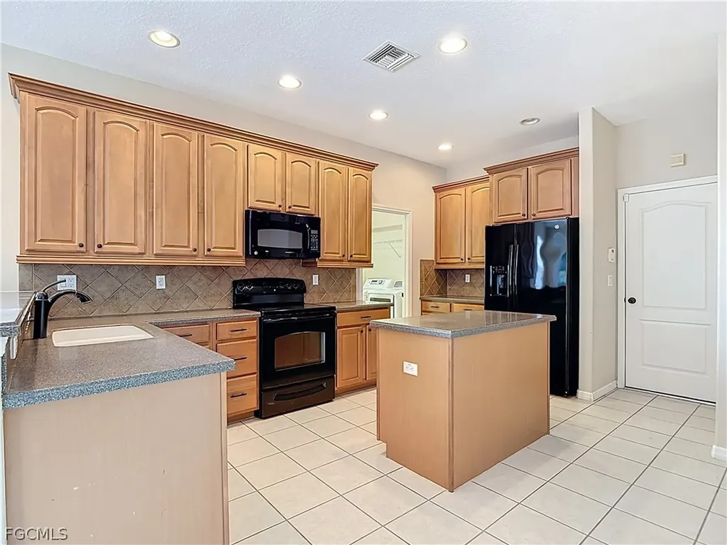2798 Via Piazza Loop Fort Myers FL 33905