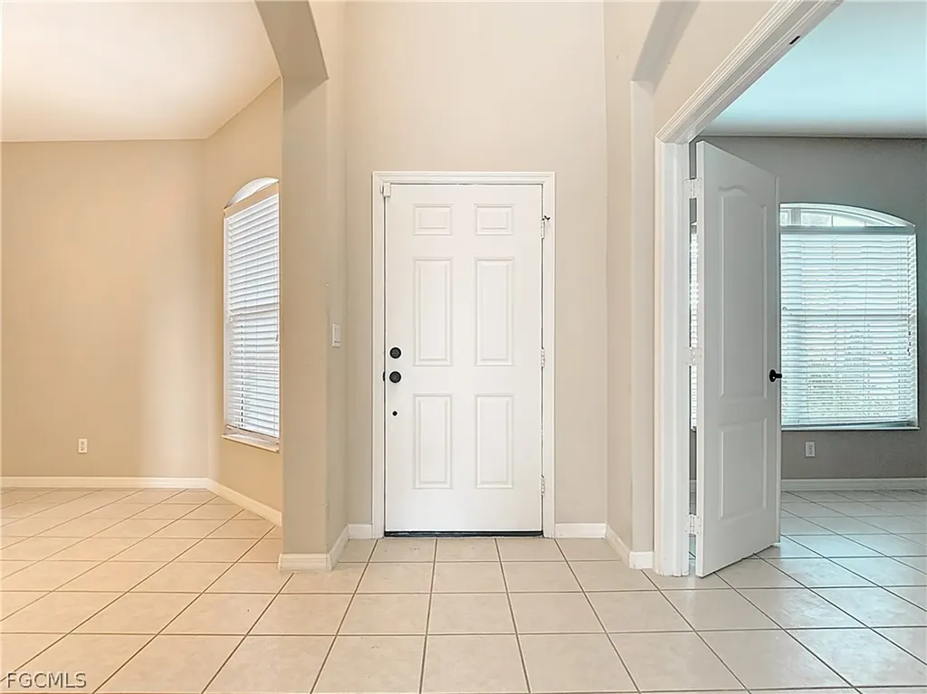 2798 Via Piazza Loop Fort Myers FL 33905