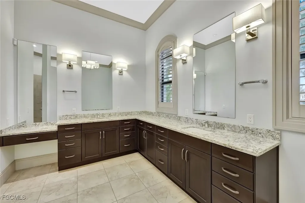 5817 Harbour Circle Cape Coral FL 33914