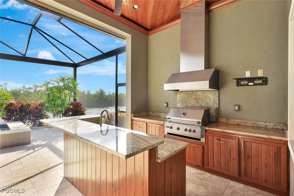 5817 Harbour Circle Cape Coral FL 33914