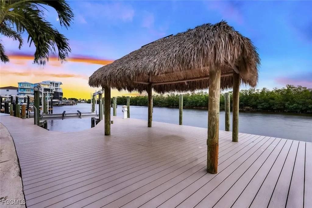 5817 Harbour Circle Cape Coral FL 33914