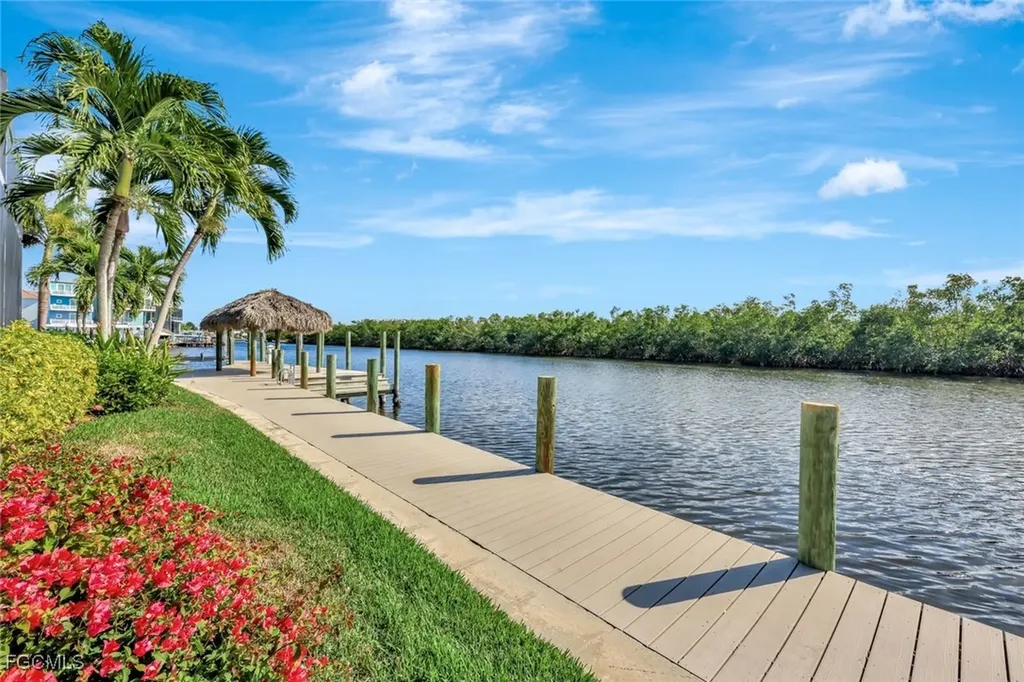 5817 Harbour Circle Cape Coral FL 33914