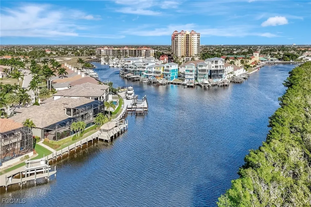 5817 Harbour Circle Cape Coral FL 33914