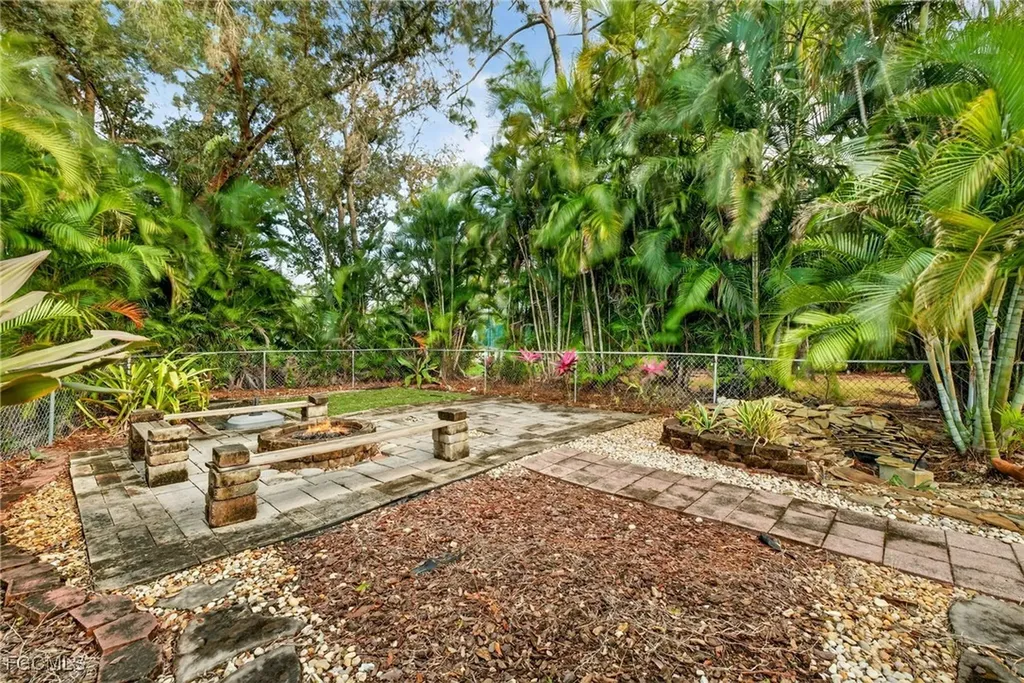 18015 Horseshoe Bay Circle Fort Myers FL 33967