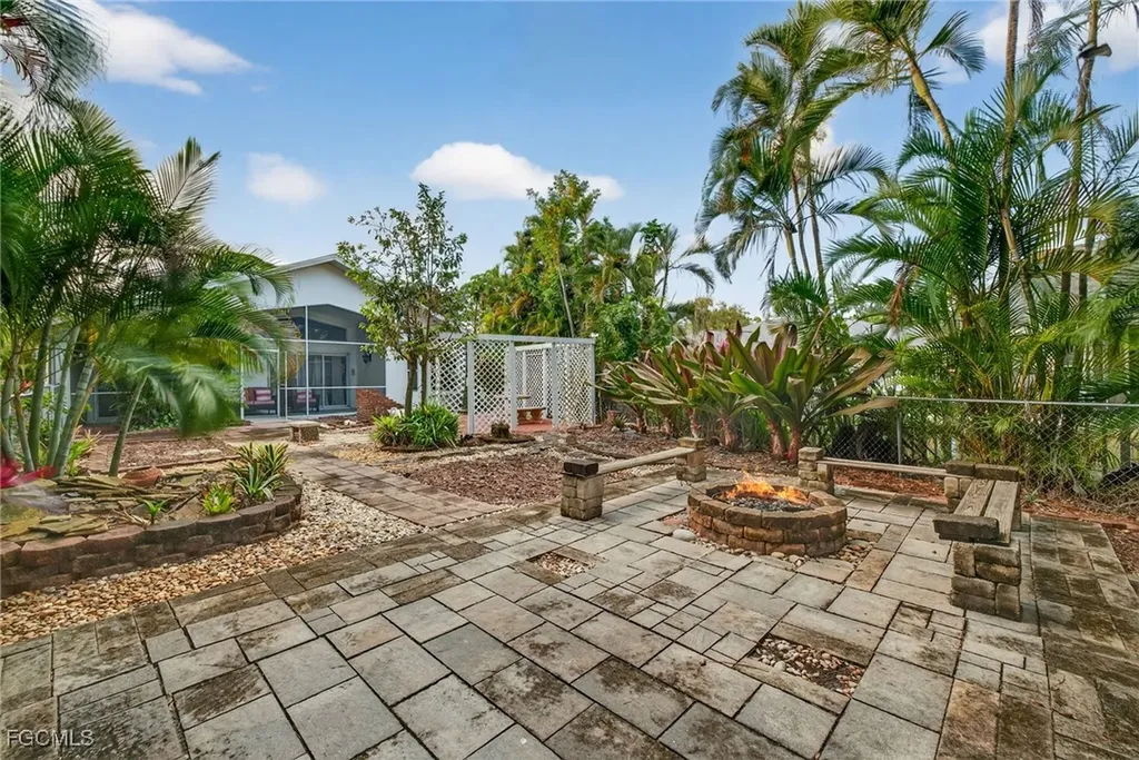 18015 Horseshoe Bay Circle Fort Myers FL 33967