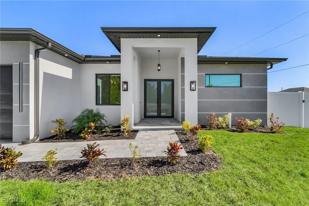 1115 NW 25th Avenue Cape Coral FL 33993