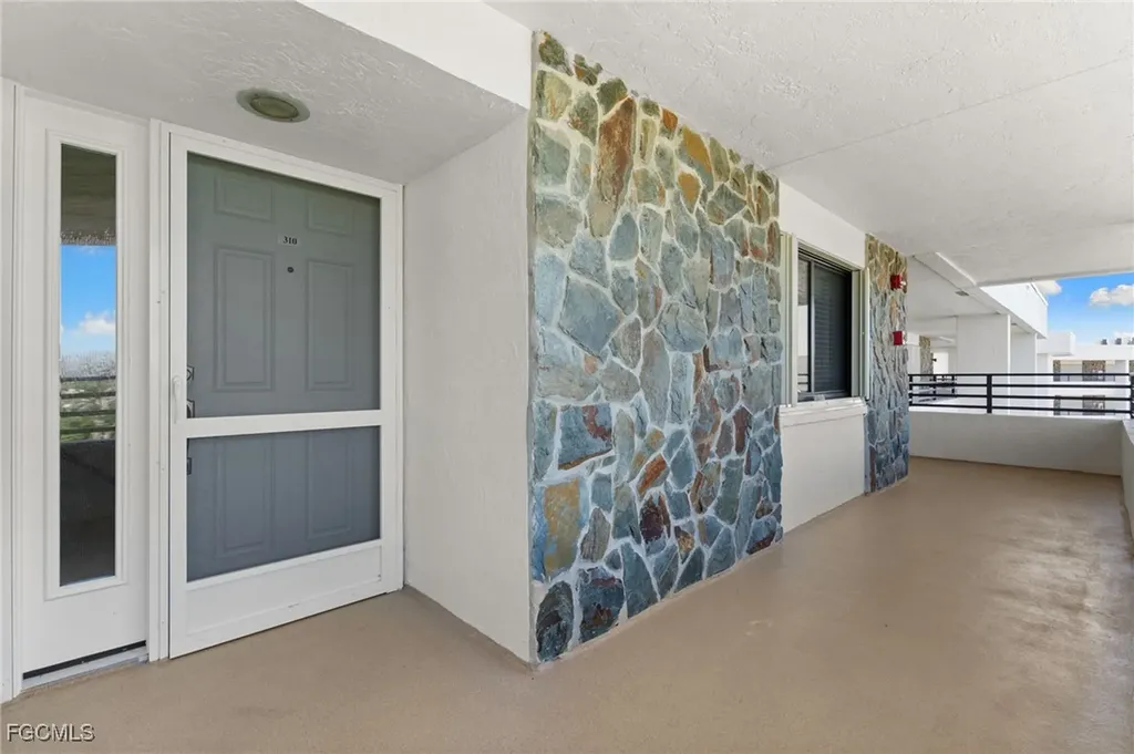 1605 Middle Gulf Drive Sanibel FL 33957
