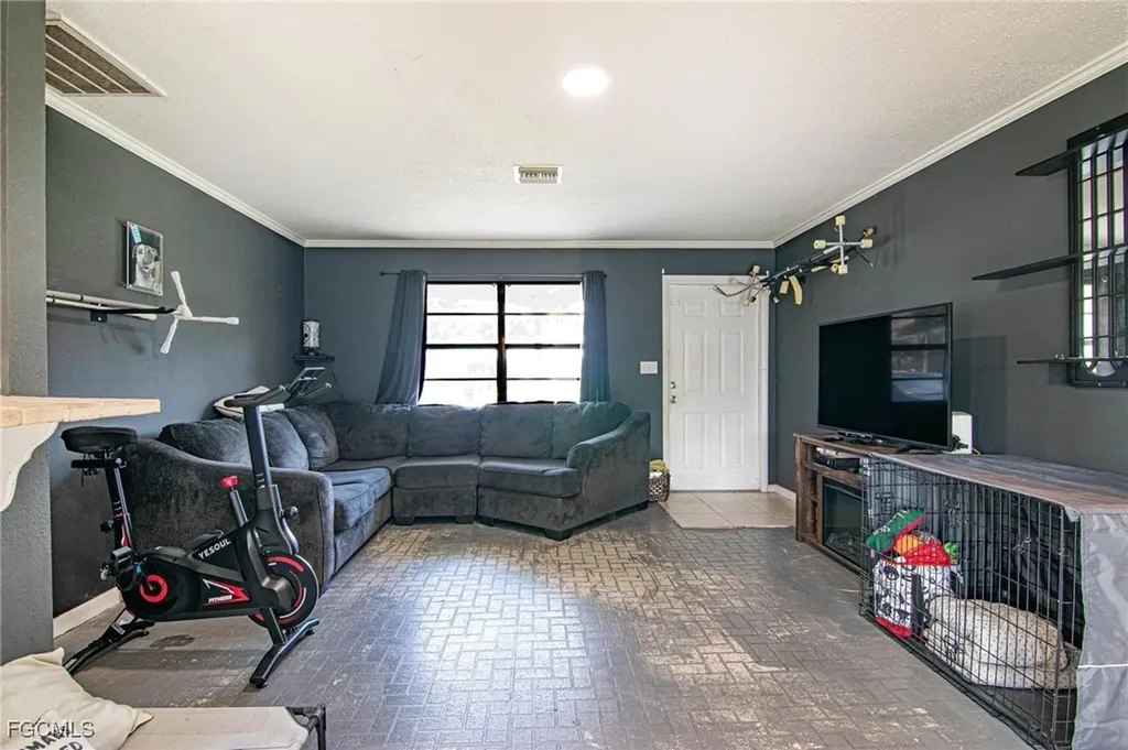 449 Morgan Circle S Lehigh Acres FL 33936