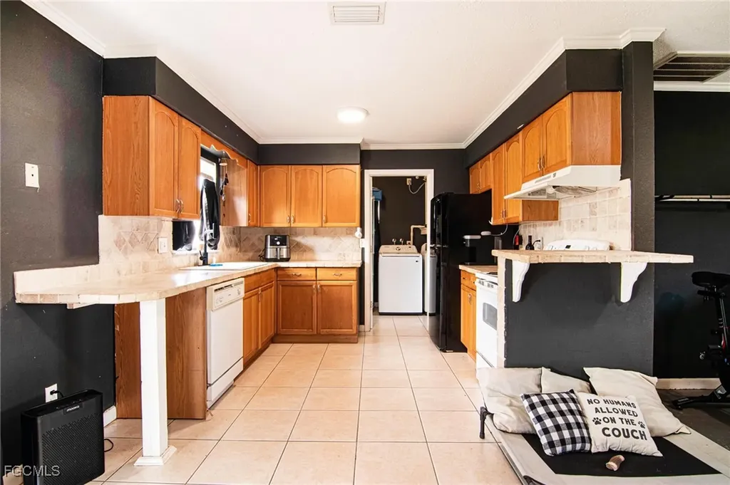 449 Morgan Circle S Lehigh Acres FL 33936