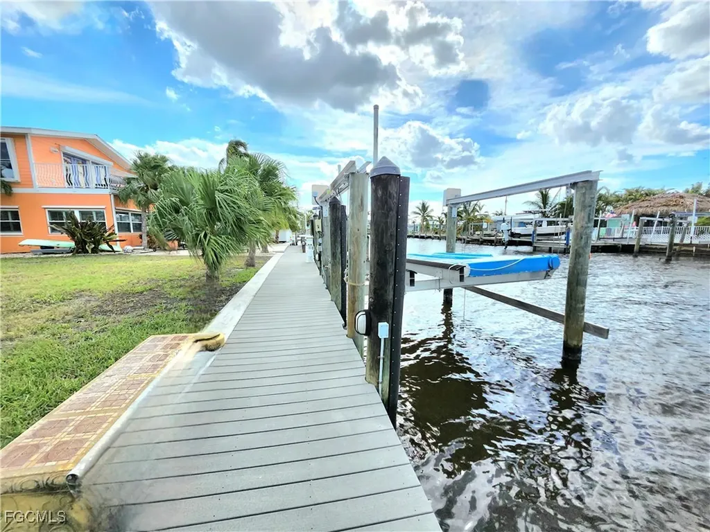 2596 Bayshore Drive Matlacha FL 33993