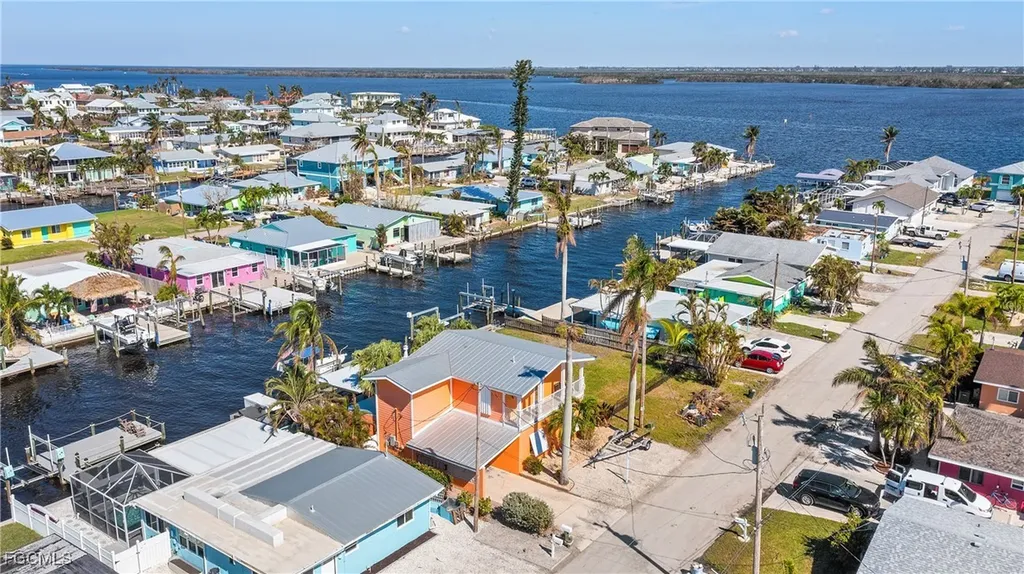 2596 Bayshore Drive Matlacha FL 33993