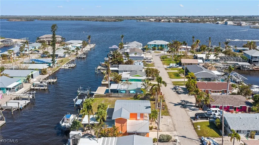 2596 Bayshore Drive Matlacha FL 33993