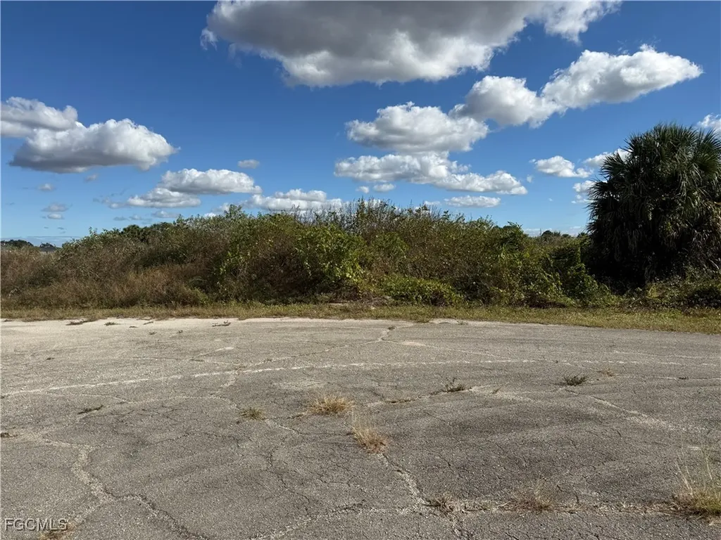 7024 Hero Court Labelle FL 33935