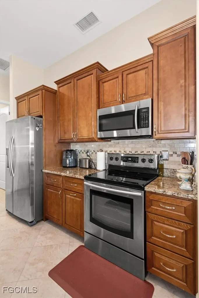 2011 NW 9th Place Cape Coral FL 33993