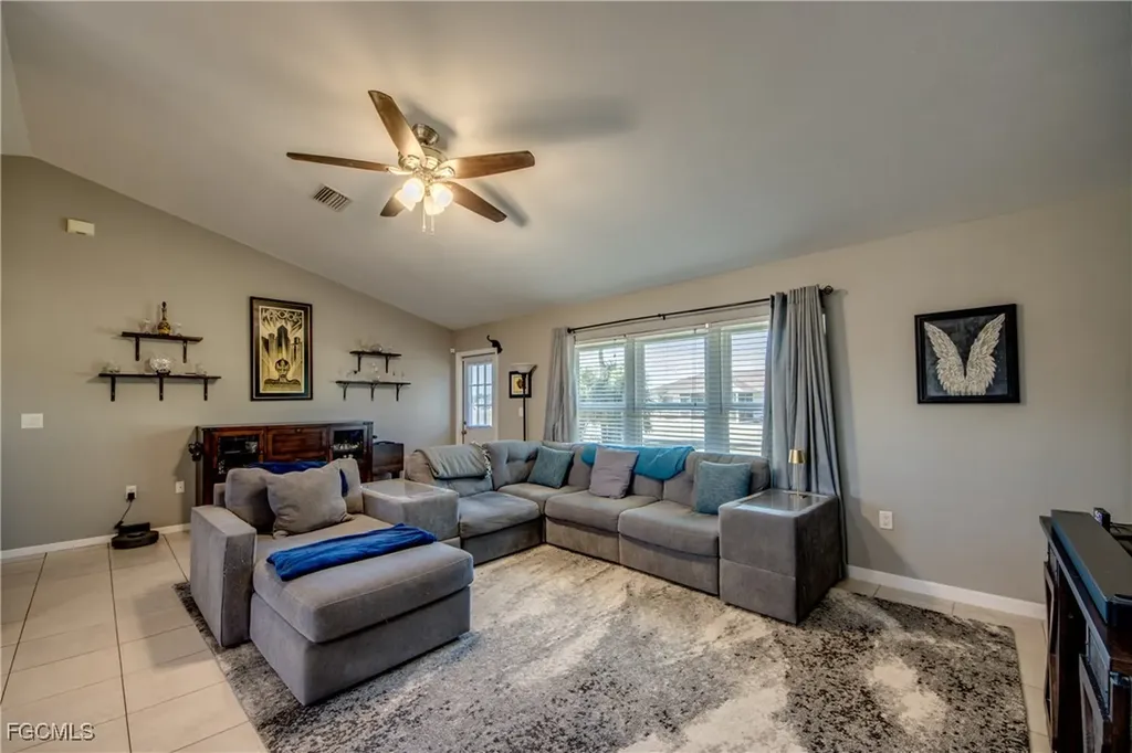 1906 NE 18th Avenue Cape Coral FL 33909