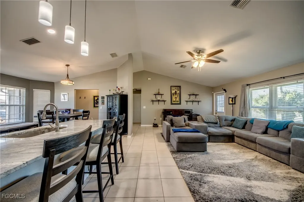 1906 NE 18th Avenue Cape Coral FL 33909