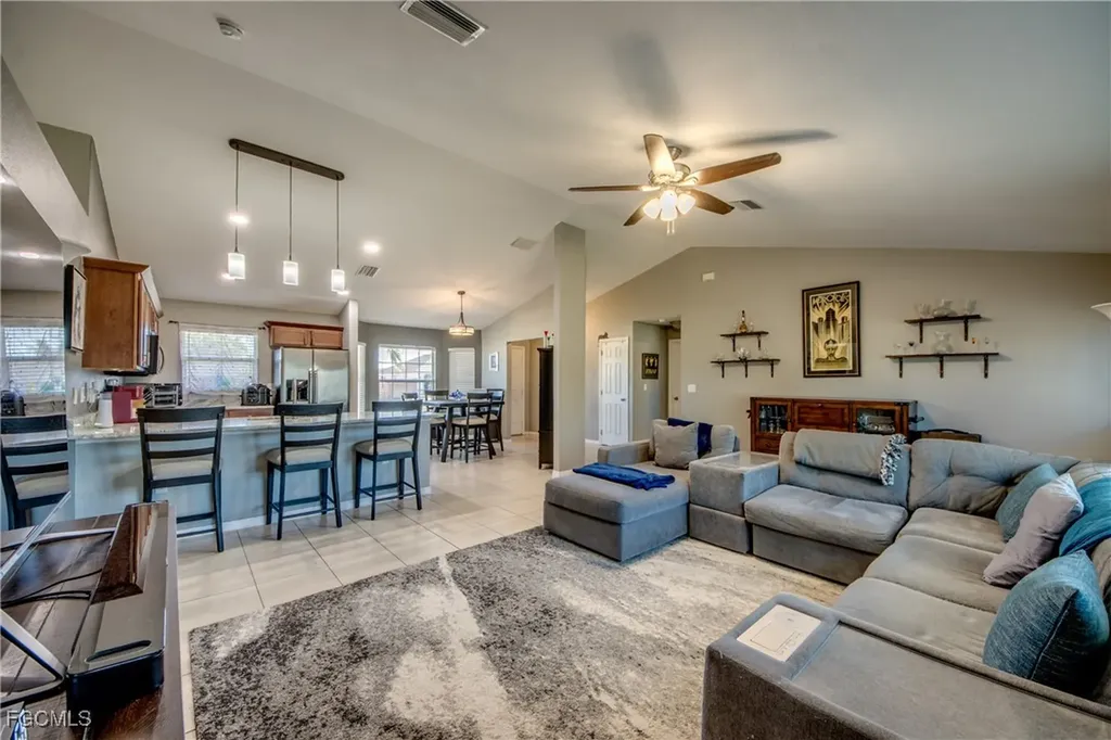 1906 NE 18th Avenue Cape Coral FL 33909