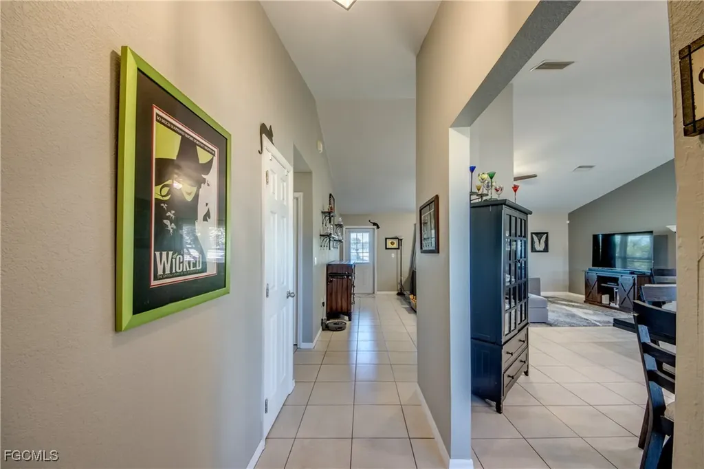 1906 NE 18th Avenue Cape Coral FL 33909