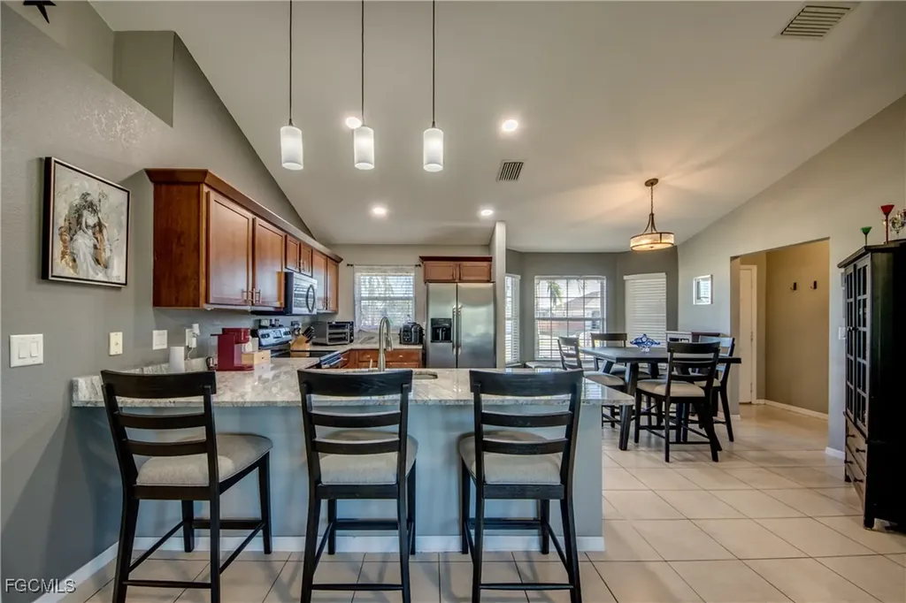 1906 NE 18th Avenue Cape Coral FL 33909