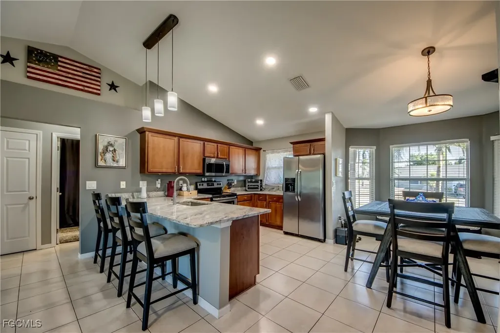 1906 NE 18th Avenue Cape Coral FL 33909