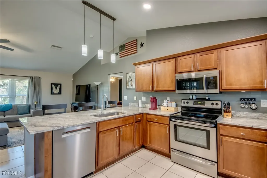 1906 NE 18th Avenue Cape Coral FL 33909