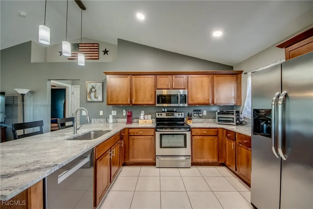 1906 NE 18th Avenue Cape Coral FL 33909