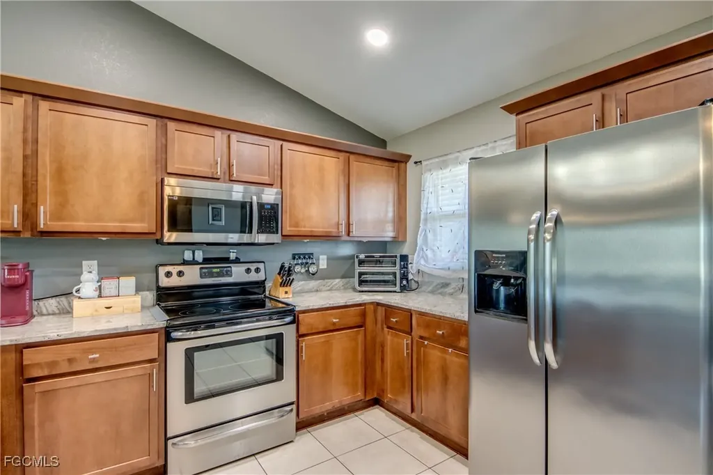 1906 NE 18th Avenue Cape Coral FL 33909