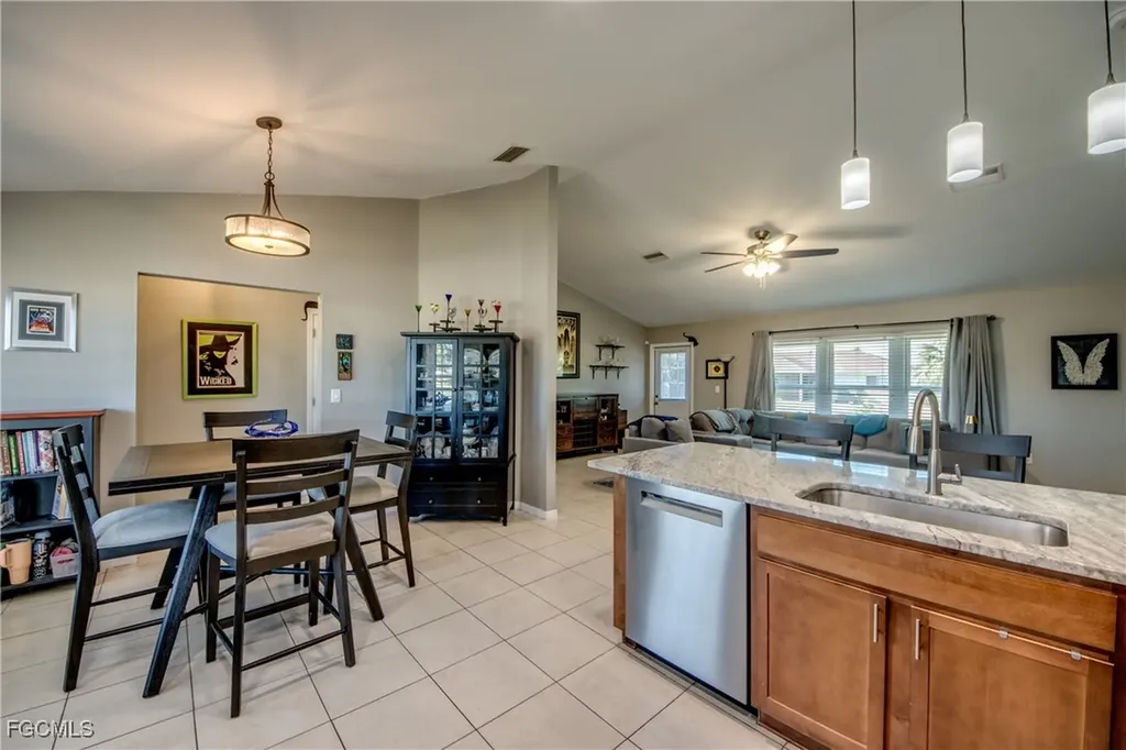 1906 NE 18th Avenue Cape Coral FL 33909