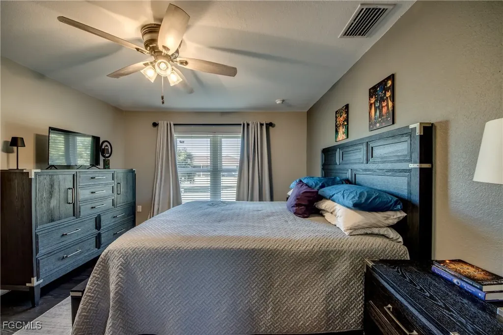 1906 NE 18th Avenue Cape Coral FL 33909