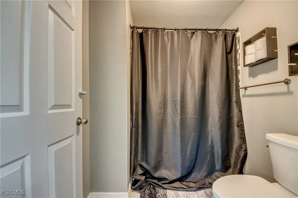 1906 NE 18th Avenue Cape Coral FL 33909