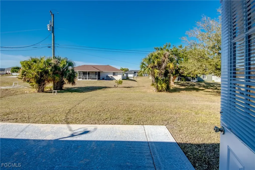 1906 NE 18th Avenue Cape Coral FL 33909