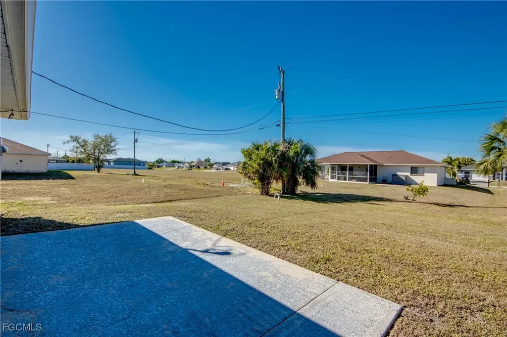 1906 NE 18th Avenue Cape Coral FL 33909