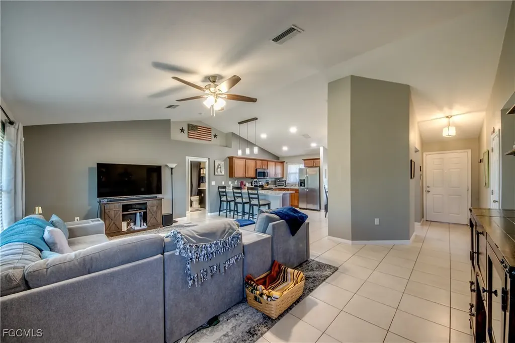 1906 NE 18th Avenue Cape Coral FL 33909