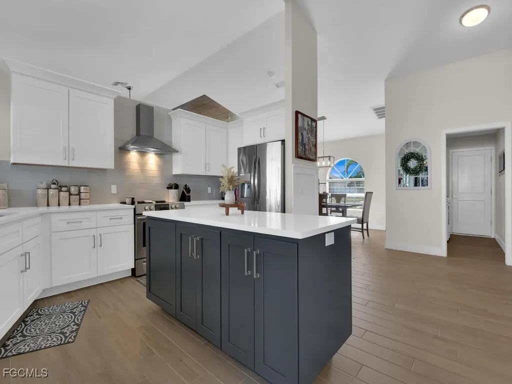 613 SE 19th Lane Cape Coral FL 33990