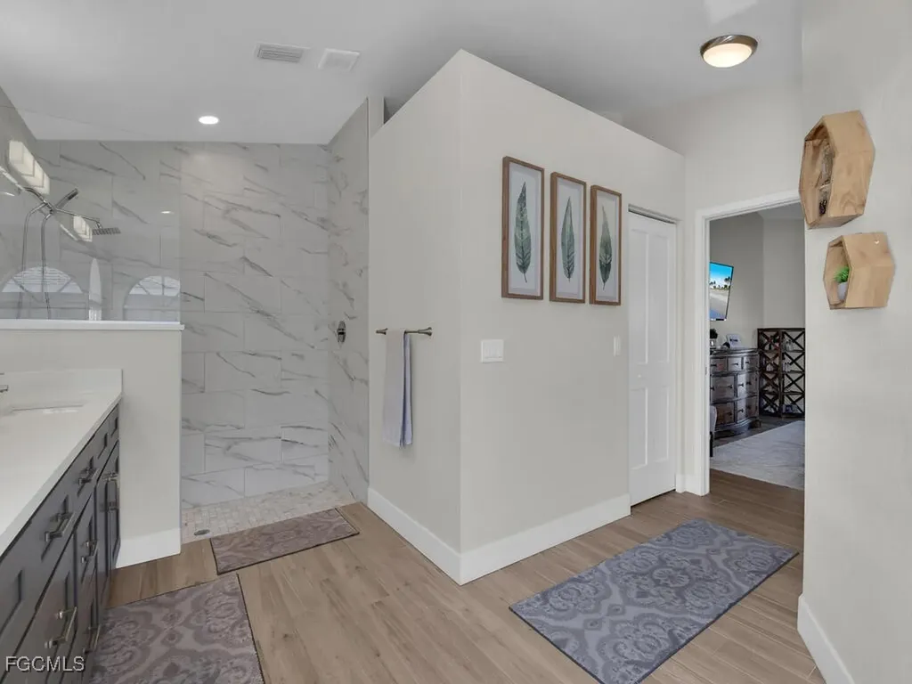 613 SE 19th Lane Cape Coral FL 33990