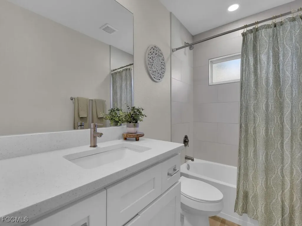 613 SE 19th Lane Cape Coral FL 33990