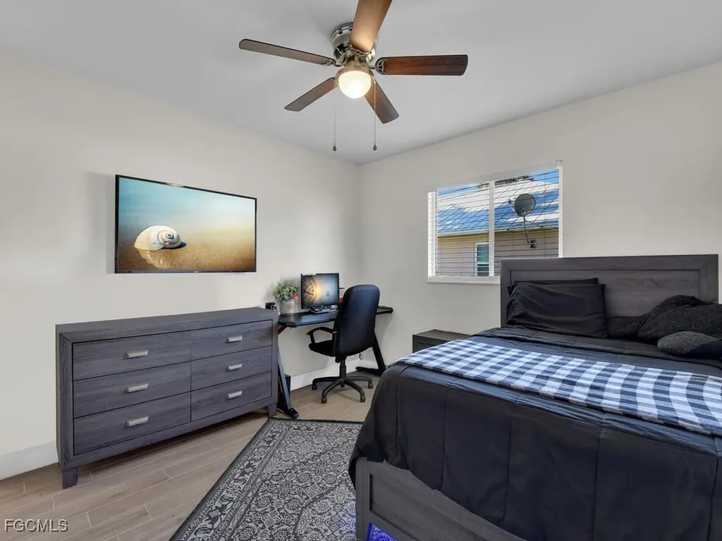 613 SE 19th Lane Cape Coral FL 33990