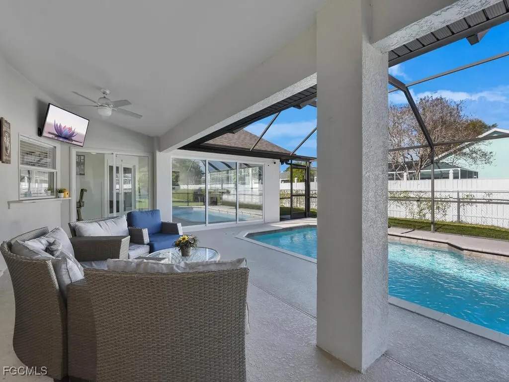 613 SE 19th Lane Cape Coral FL 33990