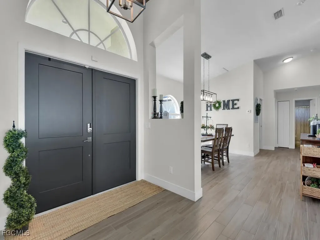 613 SE 19th Lane Cape Coral FL 33990